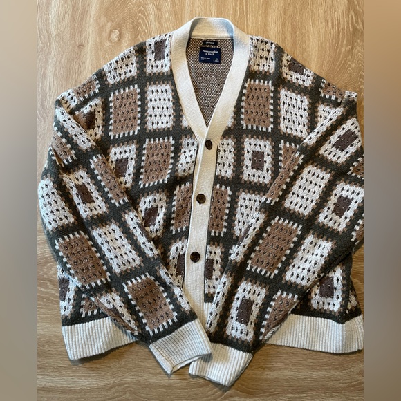 Abercrombie & Fitch Other - Abercrombie & Fitch Crop Fit Cardigan Size XL